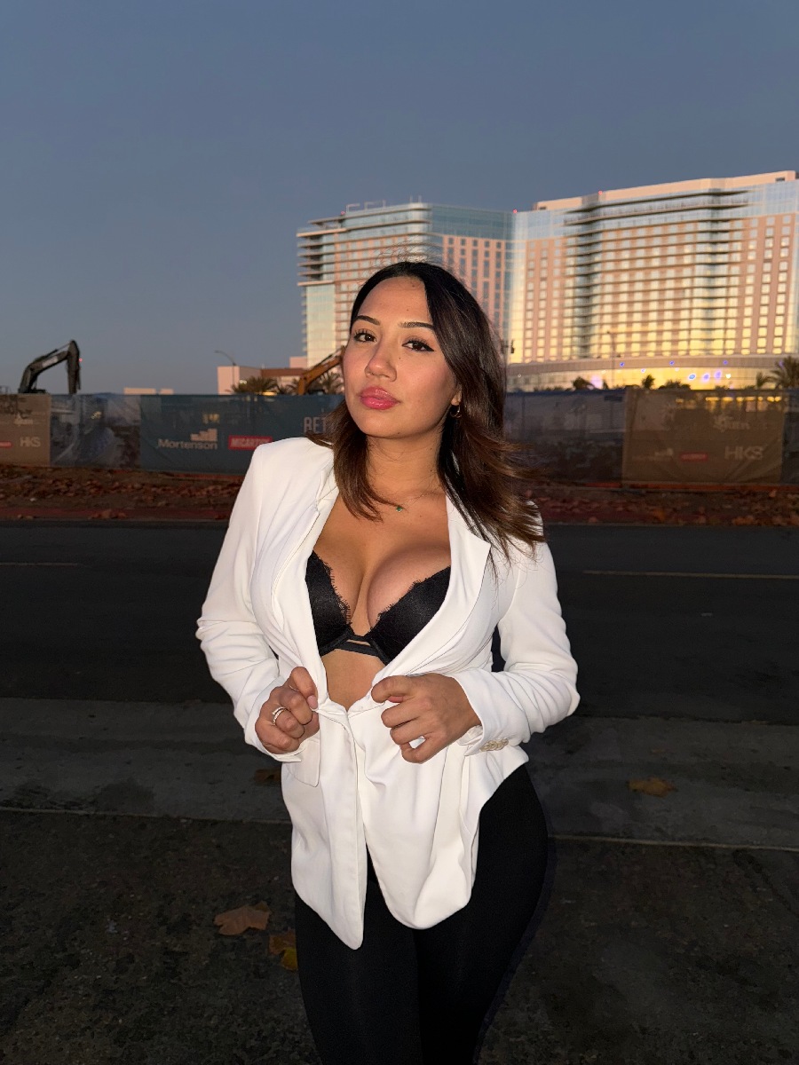 Take a pause and enjoy Ali Cruz — streaming from Morelia