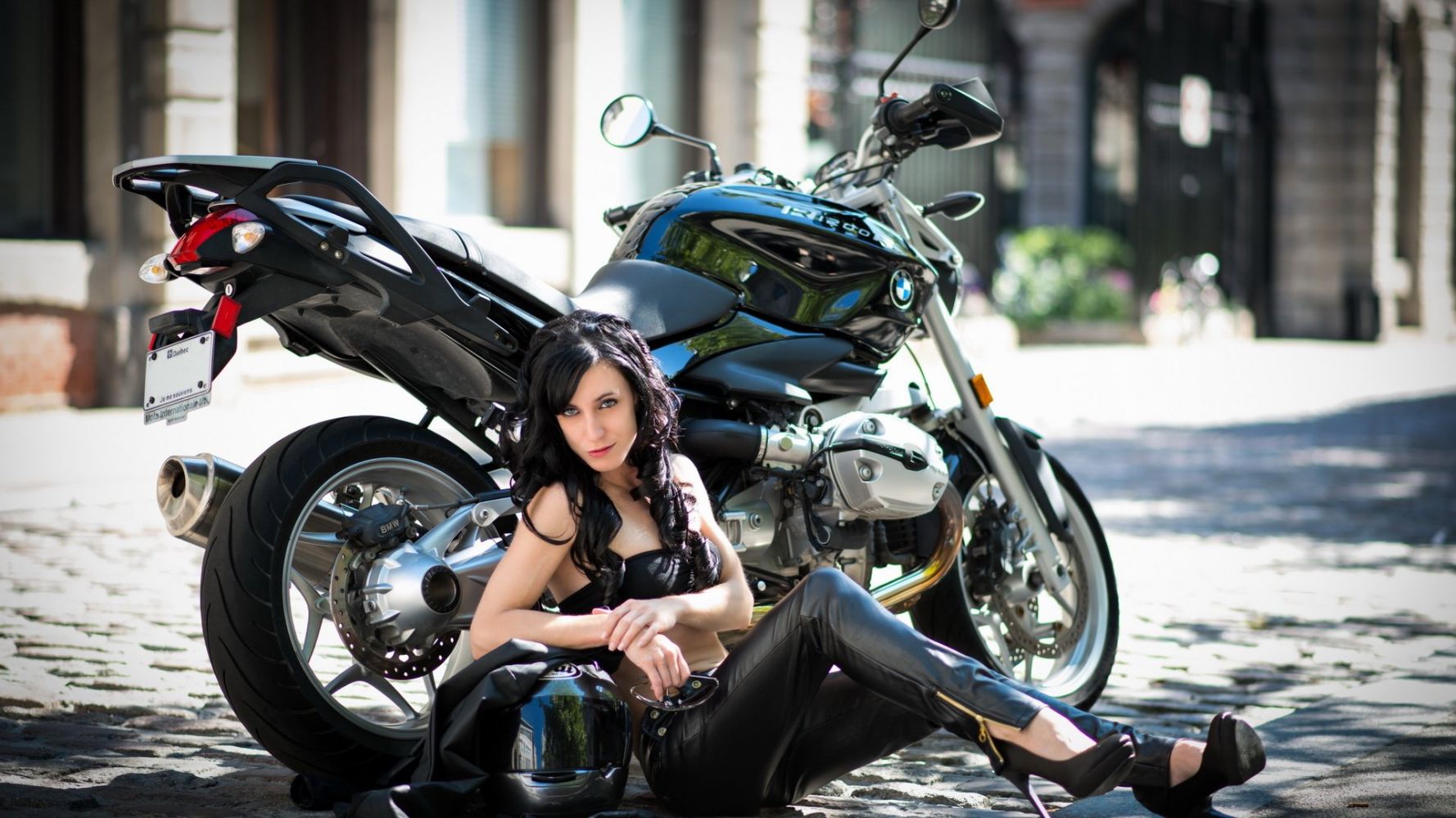 European women on bikes in Morelia