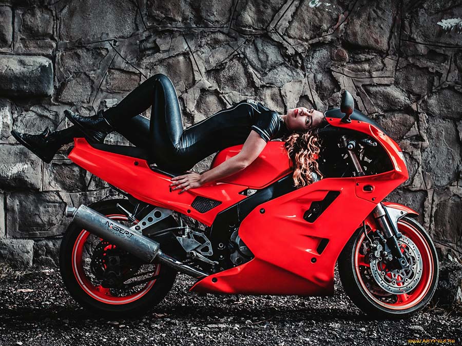 Beautiful girl Beautiful girls and motorcycles in Morelia