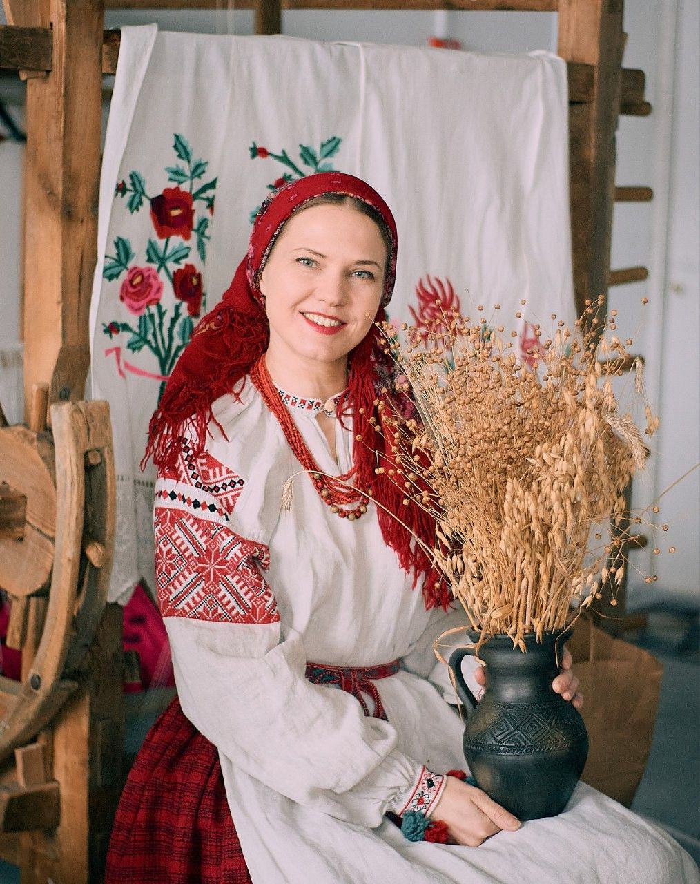 Women in Slavic costumes in Morelia