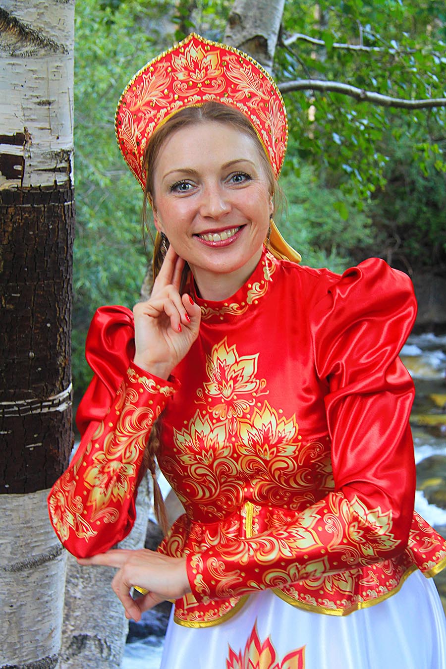 Women in Slavic costumes in Morelia
