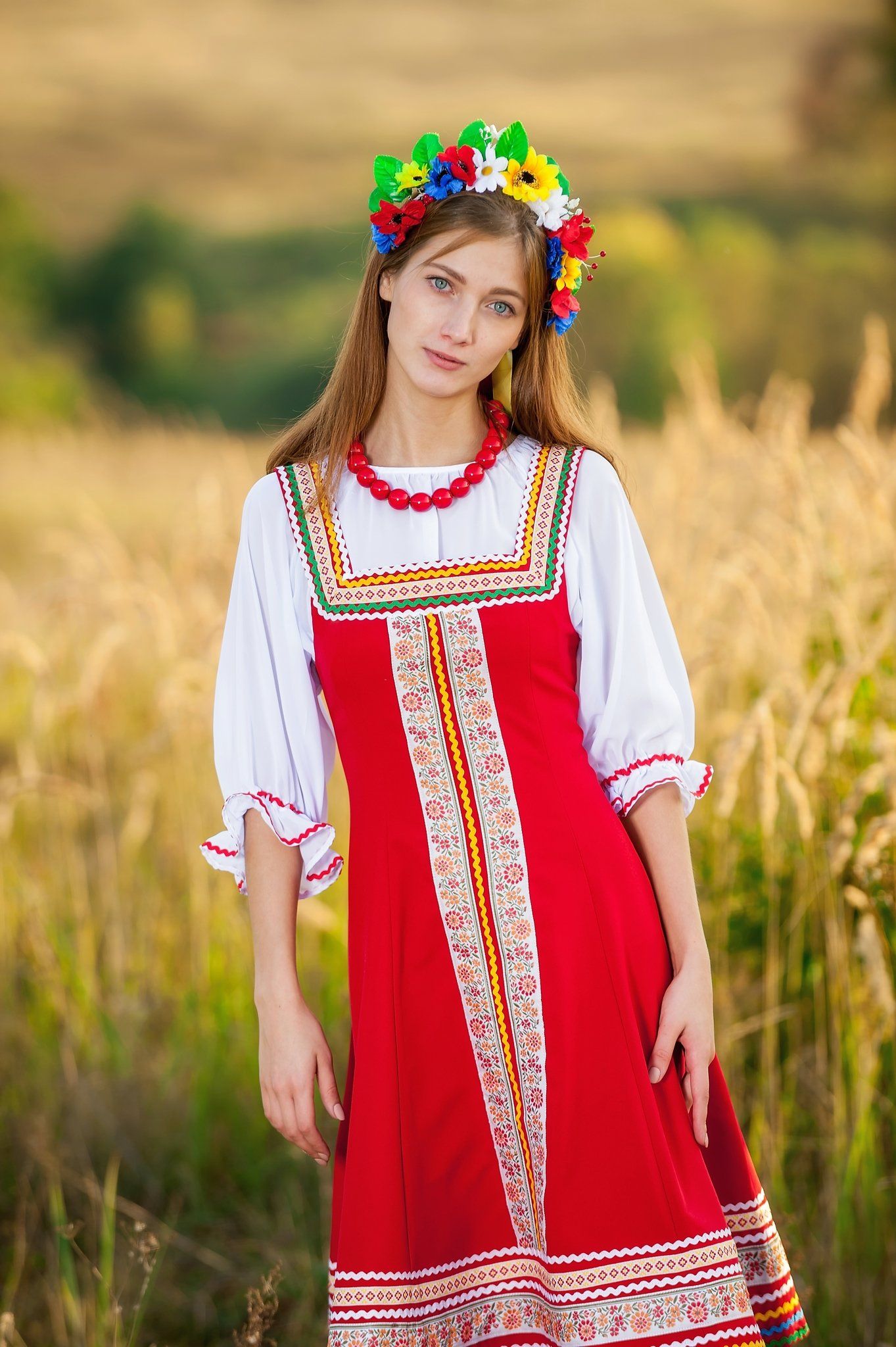 Women in Slavic costumes in Morelia