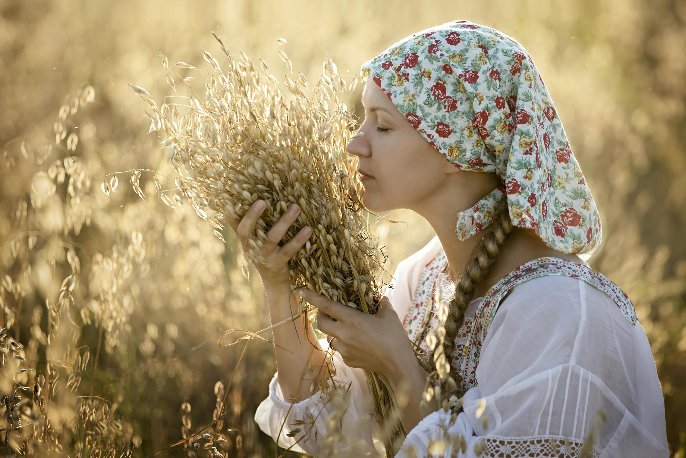 Photo Women in Slavic costumes in Morelia
