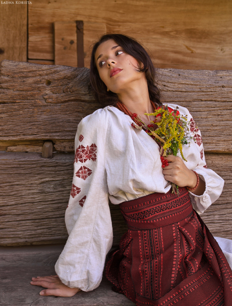 Girls in Slavic costumes in Morelia