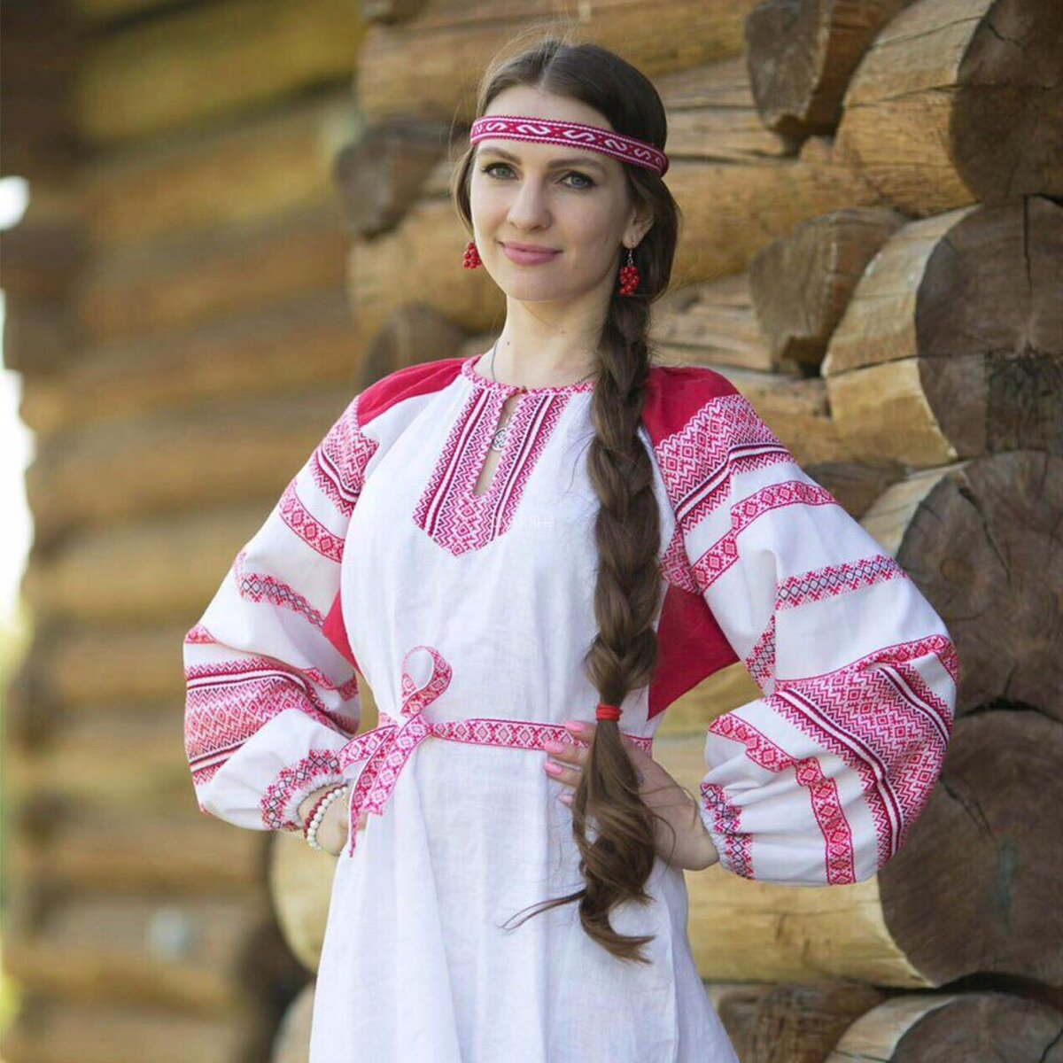Girls in Slavic costumes in Morelia
